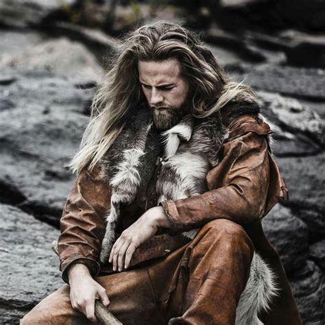 Lasse matberg noto su instagram come il vinchingo, grazie al suo fisico statuario e i suoi lunghi capelli biondi, è un lasse matberg è stato un concorrente di ballando con le stelle 2019, in coppia con la. Lasse Matberg | Cani