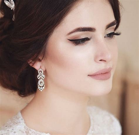 40 Outstanding Wedding Makeup Ideas For Brides To Try In 2020 Simple