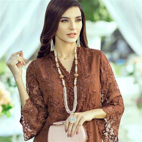 actress sadia khan gorgeous clicks from latest photoshoot daily infotainment pakistani