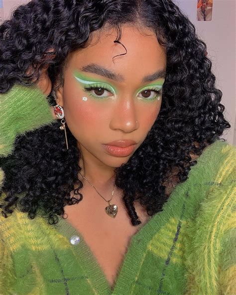 ⋆ ☽ Kiara 𖤐 ⋆ On Instagram “my Favorite Color Is Green Whats Yours 🌿” Creative Makeup
