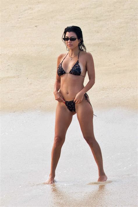 Kourtney Kardashian In Bikini On A Mexican Vacation August 2018