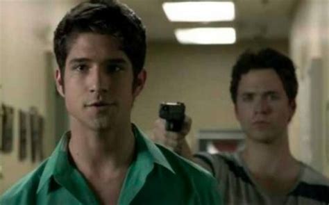 Nur 2 episode 10 hamadi dan aisyah diminta meninggalkan rumah dan terpaksa mencari perlindungan di sebuah hotel bajet. Teen Wolf Recap: Season 2 Episode 10 'Fury' 7/30/12 ...