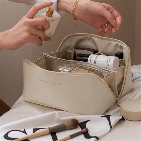 Cosmetic Bag Travel Makeup Bags Large Capacity Organizer Storage 【2021福袋】