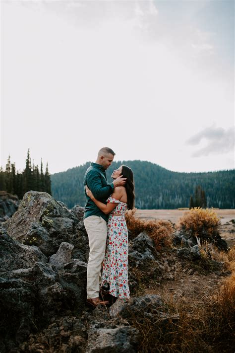 Sparks Lake Bend Couples Session Betty Boyce Photography