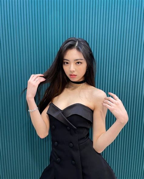 Itzys Yuna Goes Viral For Her New Gorgeous Predebut Photos Kpophit Kpop Hit
