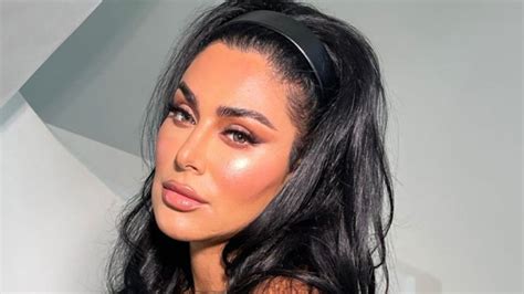 Huda Kattan Beauty Influencer Net Worth Upcuz Celebrity Bio Net Worth News
