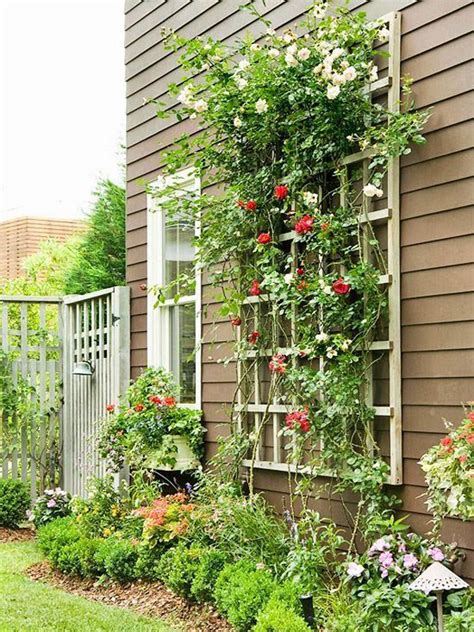 The upside down tomato cage 25 Beautiful DIY Trellis For Small Garden | HomeMydesign