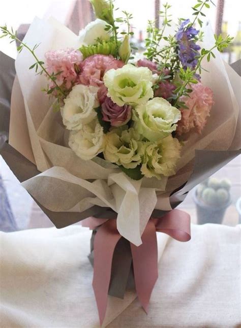 How To Wrap A Bouquet Tips Tricks And Style Ideas How To Wrap
