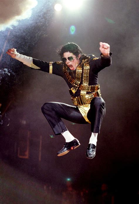 Michael Jacksons Iconic Sunglasses Get A Modern Makeover Fotos De