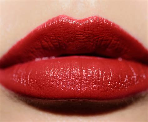 Bobbi Brown Soho Sizzle And Rare Ruby Lux Lipsticks Reviews And Swatches