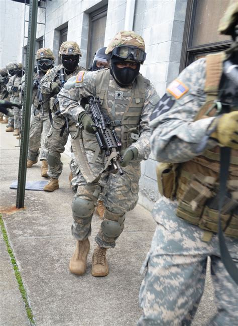 Dvids News New York Army National Guard Soldiers Develop Urban Combat Skills At New York