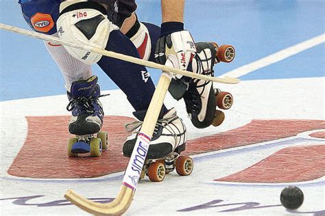 Neste desporto é utilizado o seguinte equipamento: Jornal Desportivo: Hóquei em patins em Sintra
