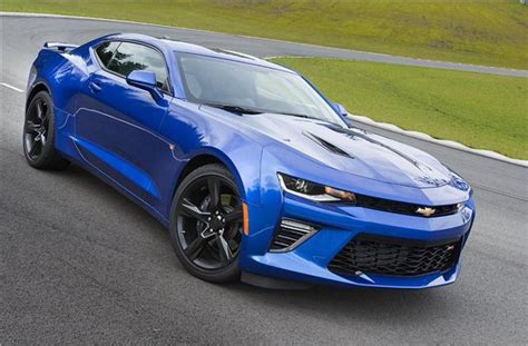 The 2017 chevrolet camaro comes in 12 configurations costing $25,905 to $67,140. 2017 Chevrolet Camaro SS: What You Need to Know | U.S ...