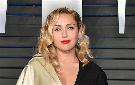 Fk You Miley Cyrus Takes Back Apology Over Nude Vanity Fair Photos