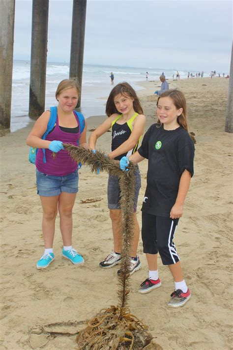 HUNTINGTON BEACH GIRL SCOUT TROOP BEACH CLEAN UP DAY