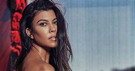 Kourtney Kardashian Strips Completely Naked For Sultry Gq Mexico Cover
