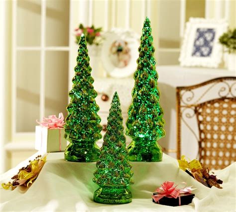 I went on a christmas home tour and there it was, the table i had envisioned. Lighting up Green Mercury Glass Christmas Tree Decoration ...