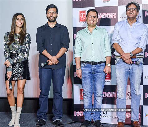 Sonakshi Sinha Poses With Shibani Dandekar And Kanan Gill During The Trailer Launch Of Bollywood