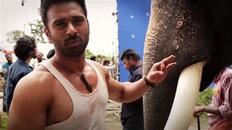 Haathi Mere Saathi Pulkit Befriends Unni Pulkit Samrat Bollywood Hungama