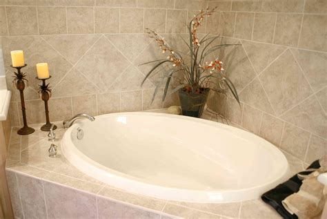 Corner baths offer the best alternative to regular straight baths. Standard Bathtub Sizes - Reference Guide to Common Tubs