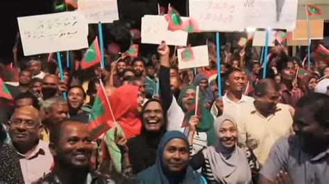 Maldives Protests Australians Urged To Use Caution In Destination
