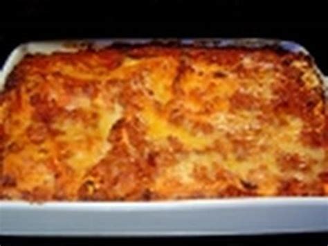 Holidays may be the time for traditions, but that doesn't mean that your christmas menu has to stay the same year after year. Christmas Lasagna how to make recipe with non traditional ...