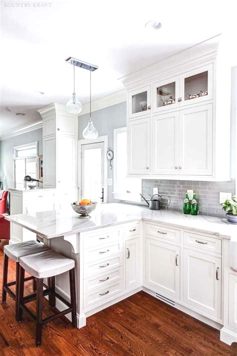 Whether you choose glossy acrylic or matte, white cabinets always looks clean and. 80 Elegant Kitchen Design Ideas for Your in 2020 | Kitchen ...