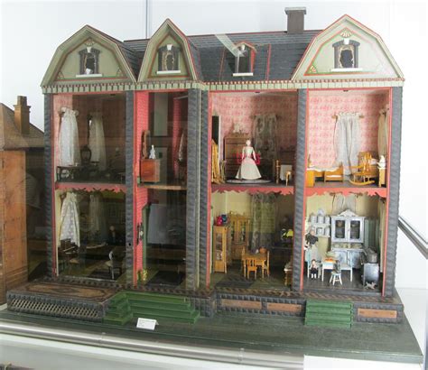 Susans Mini Homes Fao Schwartz Mystery Dolls House Tour Antique