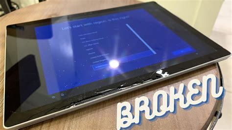 Microsoft Surface Pro 4 Cracked Screen