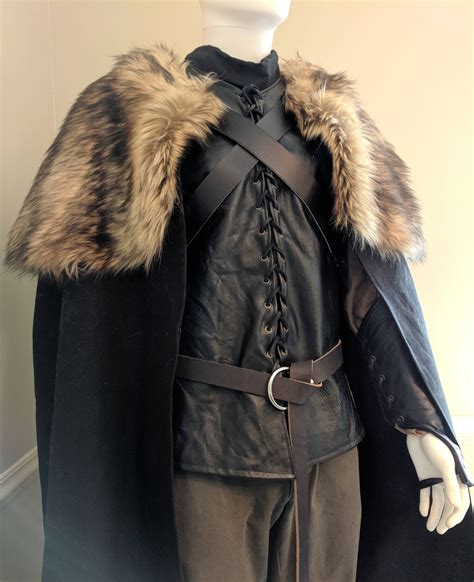 Black Cloak W Fur Mantle Adjustable Leather Chest Straps Deluxe