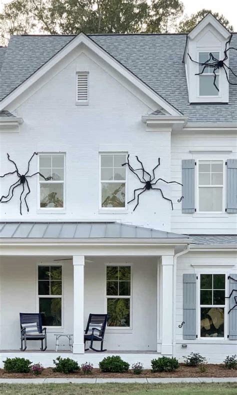 How To Put Giant Halloween Spiders On The House Chrissy Marie Blog