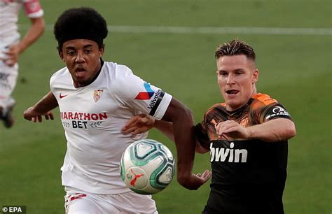 Jun 26, 2021 · united are said to have begun formal talks, but a bargain seems to be out of the question and that is down to a clause in kounde's contract. Real Madrid 'interested in £32m Sevilla defender Jules ...
