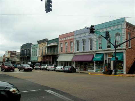 7 Of The Most Beautiful Charming Small Towns In Mississippi
