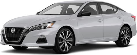 New 2021 Nissan Altima Reviews Pricing And Specs Kelley Blue Book