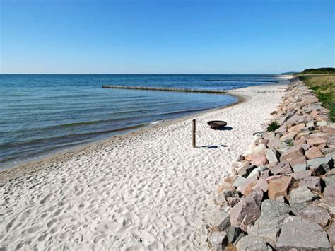 Read reviews from world's largest community for readers. Strand Neuendorf - Insel Rügen