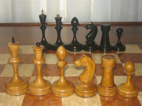 Vintage Soviet Russian Chess Set WIDE BASE pieces!! - Chess Forums - Chess.com