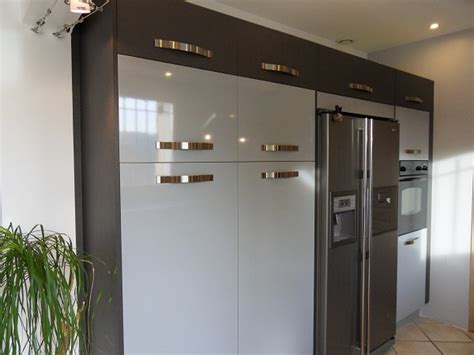 Je veux trouver un bon meuble de cuisine de qualité et pas cher ici meuble cuisine pour frigo encastrable. Plan cuisine avec frigo américain - Atwebster.fr - Maison ...