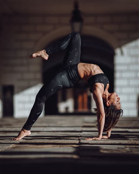 15 Poses For Your Next Yoga Photoshoot | Yoga Photoshoot Inspo — Jake ...