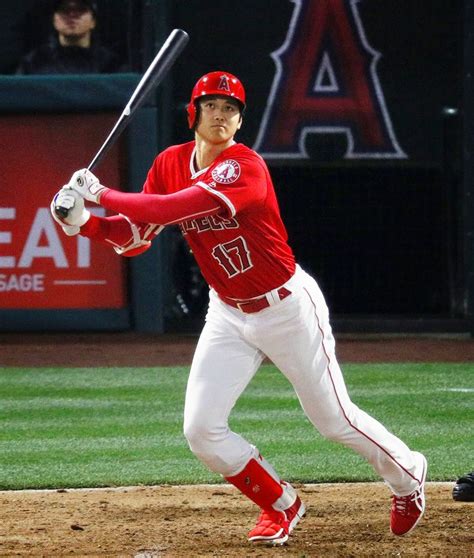 Shohei ohtani is a rare breed of ball player. Shohei Ohtani 大谷翔平⚾️ | 大谷翔平、野球、アスリート