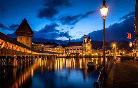 Обои мост река здания дома Швейцария церковь фонарь ночной город