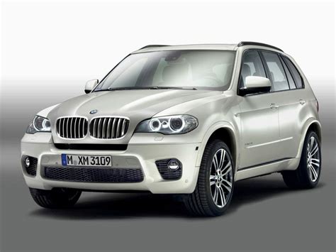 This xdrive 40i m sport variant comes with an engine putting out and of max power and max torque respectively. 2011 BMW X5 Gets New M Sports Package