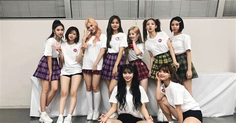 Twice Perform As 9 For The First Time In 4 Months At Recent