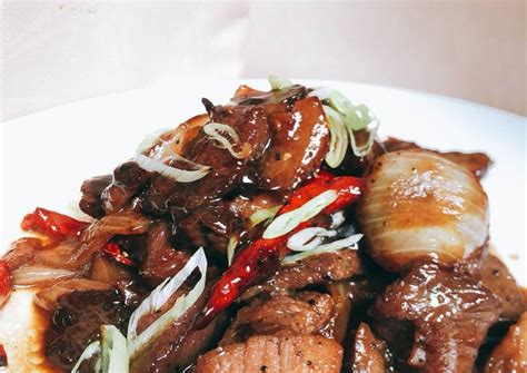 Yuk, olah sisa daging sapi yang masih ada di kulkas menjadi hidangan lezat: Resep Black pepper beef/sapi lada hitam/Bo luc lac/daging ala vietnam oleh Chika - Cookpad