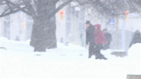 Winter Storm Moves Into Ottawa 25 Cm Of Snow Mixed With Freezing Rain
