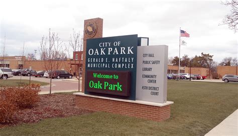 There are many single family homes, condos, and apartment. City of Oak Park - ASI Signage