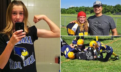 Brooke Liebsch Becomes First Ever Female Quarterback At Liberty North High School Daily Mail
