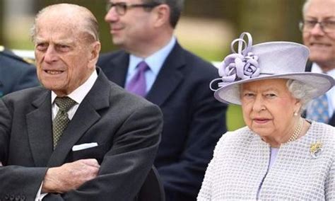 أمضى زوج ملكة بريطانيا إليزابيث الثانية الأمير فيليب (99 عاماً) ليلة ثانية في أحد مستشفيات لندن. شرطة بريطانيا تهدد بسحب رخصة قيادة الامير فيليب