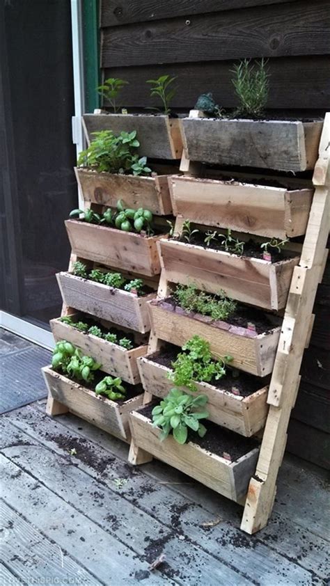 Use two scrap pieces (cut equal lengths) of wood (either from another pallet or whatever you have) as 'braces' and attach half way down on both ends. 8 Revamp Pallet Ideas for Outdoors | Pallet Furniture Plans