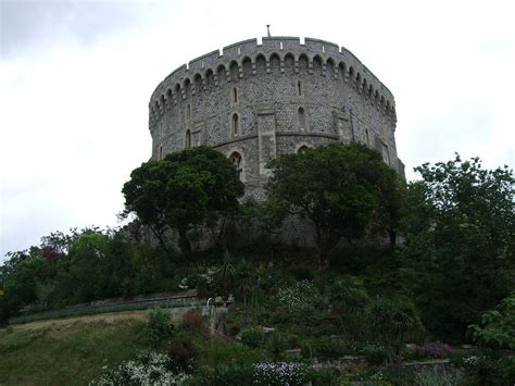 Windsor Castle Round Tower Shell Keep Wikipedia Medieval Life