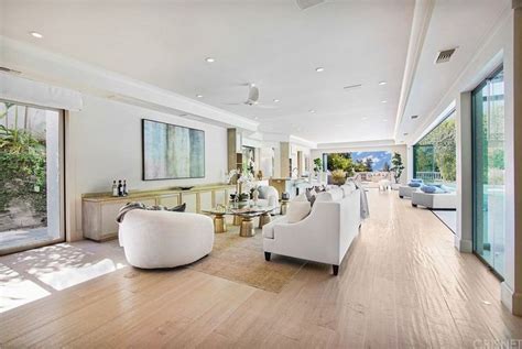 Rappers Delight Dr Dre Sells Woodland Hills Home For 45m Luxury